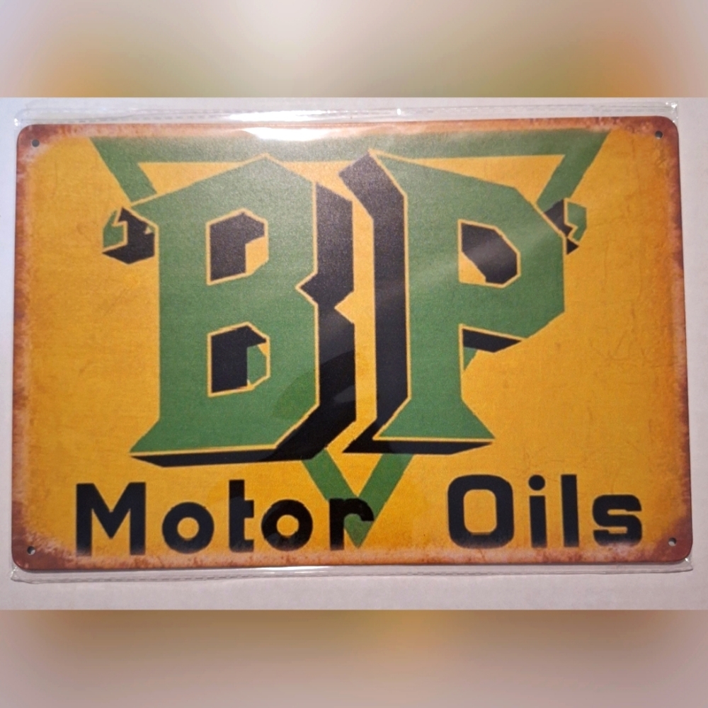 BP motor oil metal sign- new in package